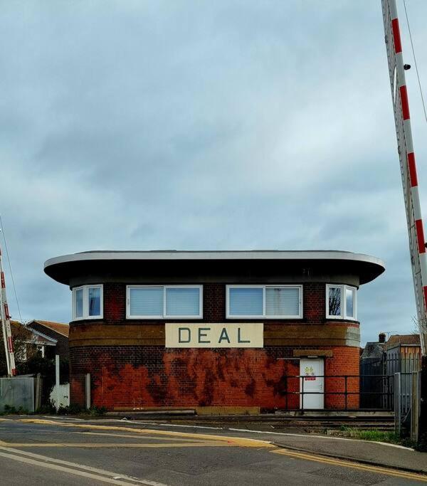 Rock House Deal Kent, Central Eclectic Boho Seasideヴィラ エクステリア 写真